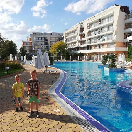 Daisy Grand Kamelia 阳光海滩